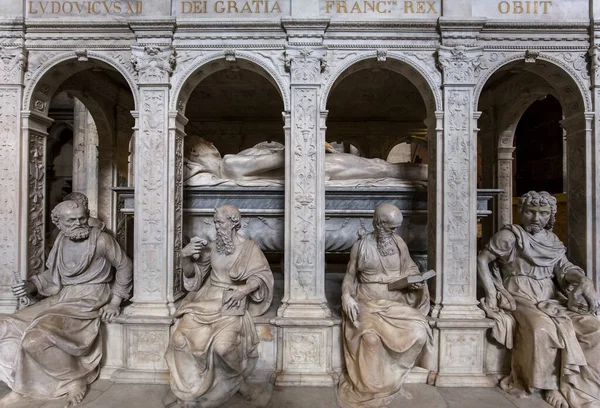 San Denís Francia Febrero 2015 Estatuas Reclinadas Basílica Saint Denis — Foto de Stock