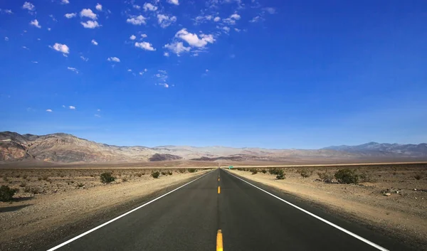 Road Lines Death Valley Desert California Usa — Stock Photo, Image