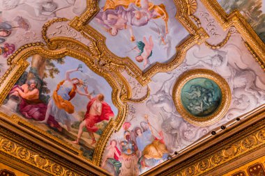 PARIS, FRANCE, ECTOBER 20, 2022, Mazarin galerisinin tavan freskleri ve sıva dekorları, Ulusal Kütüphane, Richelieu sitesi, Paris, Fransa, İtalyan ressamlar Giovanni Francesco Romanelli, Gian FrancescoGrimaldi, 17. yüzyıl