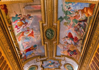 PARIS, FRANCE, ECTOBER 20, 2022, Mazarin galerisinin tavan freskleri ve sıva dekorları, Ulusal Kütüphane, Richelieu sitesi, Paris, Fransa, İtalyan ressamlar Giovanni Francesco Romanelli, Gian FrancescoGrimaldi, 17. yüzyıl