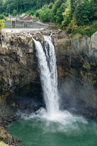 夏天的Snoqualmie Falls风景 — 图库照片