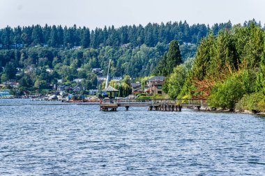 Renton, Washington 'daki Coulon Park yakınlarındaki rıhtım evleri.
