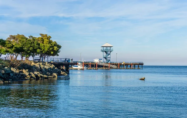 Port Angeles, Washington 'da bir rıhtım iskelesi.