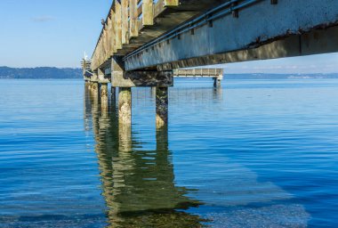 Dash Point, Washington 'da boş bir iskele..