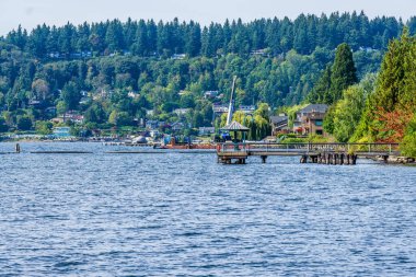 Renton, Washington 'daki Coulon Park yakınlarındaki rıhtım evleri.