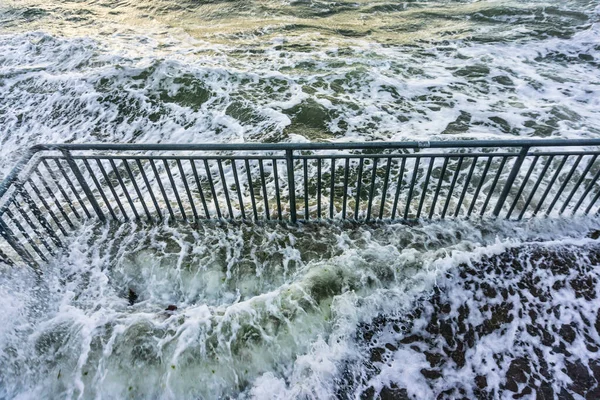 Zee Valt Kustlijn Aan West Seattle Washington — Stockfoto