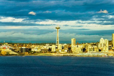 Washington 'daki Seattle rıhtımında bulutlar uçuşuyor..