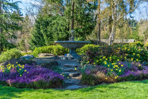Jardín Espirales Rodean Una Fuente Normandy Park Washington —  Fotos de Stock