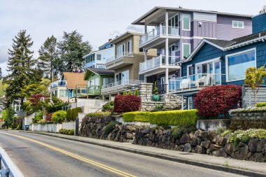 Ocean view homes in Redondo Beach, Washington.