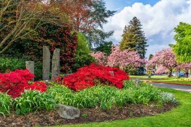 Washington 'da Seward Park' ın girişinde bir bahçe..