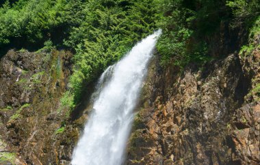 Whitewater, Washington 'da Franklin Şelalesi' nin tepesine hücum ediyor..