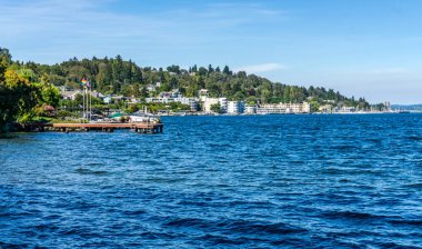Seattle, Washington Leschi bölgesindeki liman kıyısı..