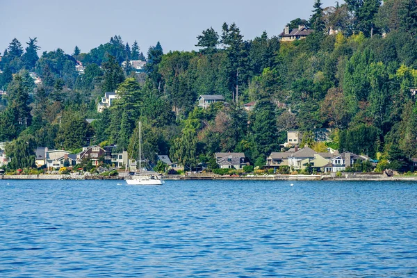 Barco Está Atracado Frente Casas West Seattle Washington — Fotografia de Stock
