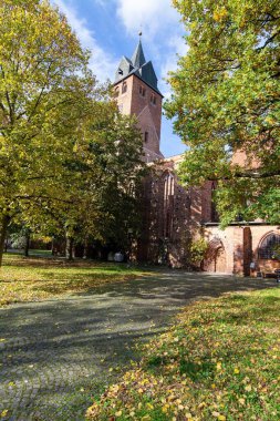 Nicolai Kilisesi 1200 yılından itibaren inşa edilmiştir. Kilise 15 Mart 1945 'te bir Amerikan hava saldırısıyla yok edildi..