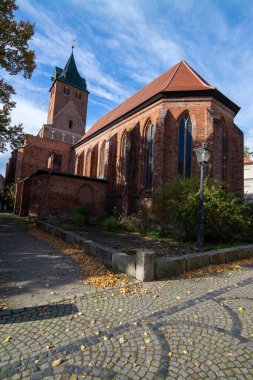 Nicolai Kilisesi 1200 yılından itibaren inşa edilmiştir. Kilise 15 Mart 1945 'te bir Amerikan hava saldırısıyla yok edildi..