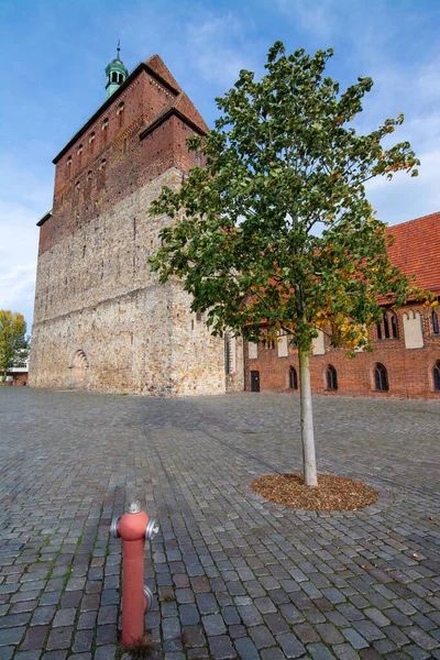 ハイベルベルク Havelberg ドイツのザクセン アンハルト州の町 ハベルに位置し 町の一部は川の中央にある島に建てられています — ストック写真