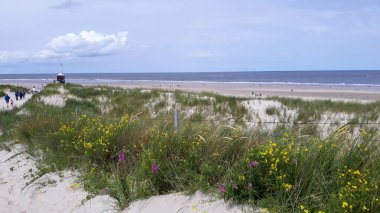 Der Gartower See entstand aus dem Fluss Seege, eines linken Elbzuflusses, der noerdlich von Gartow  in den 1970er Jahren kuenstlich aufgestaut wurde. 
