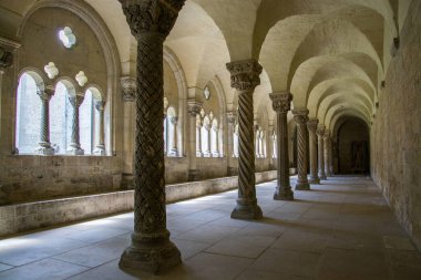 12. yüzyılın ortalarında Kaiserdom, 65 metre uzunluğunda ve 58 metre yüksekliğinde Kuzey Almanya 'nın en büyük binalarından biriydi..