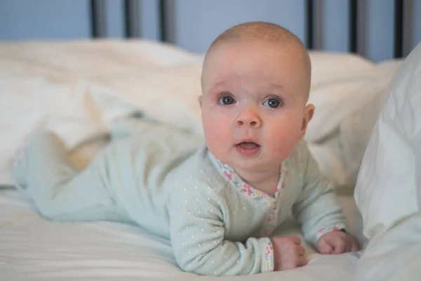 Adorable little baby portrait. Cute baby girl indoor — Stock Photo, Image