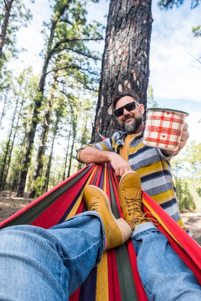 Happy Adult Caucasian Couple Enjoy Nature Outdoor Leisure Camping Activity — Stock Photo, Image