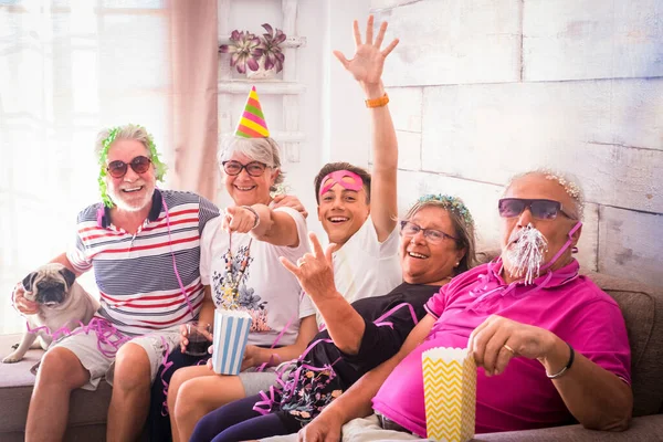 Happy New Year Eve Celebration Home Young Senior People Family — Stok fotoğraf