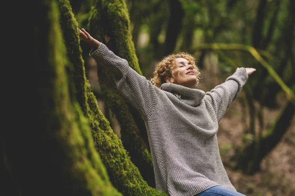 Happy Woman Enjoying Beautiful Nature Posing Closed Eyes Raised Hands — Fotografia de Stock