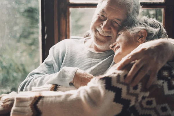 Old Senior Couple Love Hug Embrace Romance Together Home View — Stockfoto