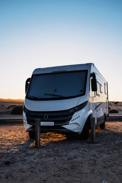 Big Motorhome Camper Parked Road Desert Blue Sky Background Travel — Stockfoto