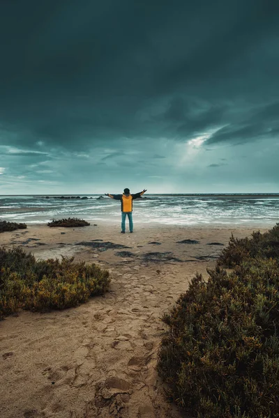 Conceito Mudança Climática Para Pessoas Com Aquecimento Global Homem Contra — Fotografia de Stock