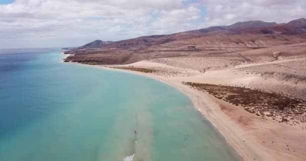 Vertikaler Blick Auf Sand Und Strand Mit Klarem Meerwasser Sommerurlaub — Stockvideo