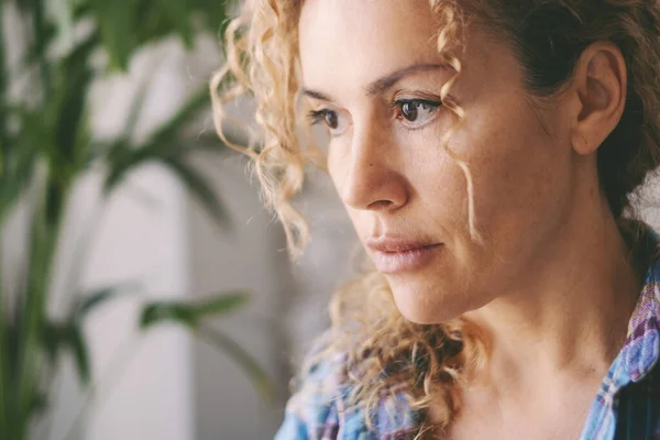 Portrait Young Adult Caucasian Woman Looking Worried Front Her Female — Foto Stock