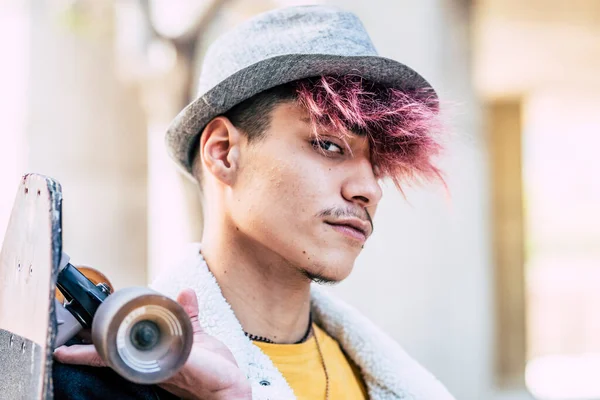 Portrait Alternative Look Hispanic Young Trendy Boy Colorful Hair Hat — Stock Photo, Image