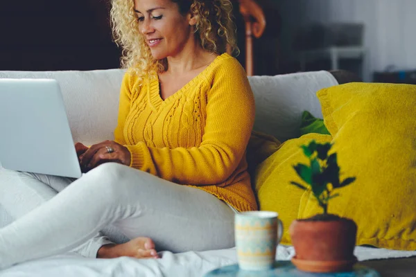 One Woman Home Sitting Sofa Surfing Web Using Laptop Leisure — Stockfoto