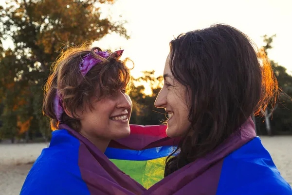 Lesbijki Plaży Portret Dwóch Dziewczyn Społeczność Lgbt Związek Dwóch Kobiet — Zdjęcie stockowe