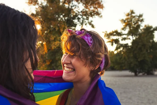 Lesbijki Plaży Portret Dwóch Dziewczyn Społeczność Lgbt Związek Dwóch Kobiet — Zdjęcie stockowe