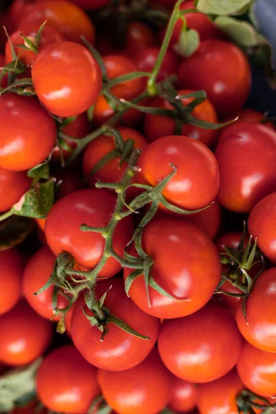 Dojrzałe Pomidory Rynku Czerwone Dojrzałe Warzywa — Zdjęcie stockowe