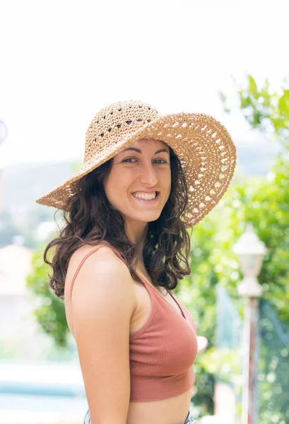 Portrait Beautiful Smiling Woman Straw Hat Close Face Attractive Smiling — Stockfoto