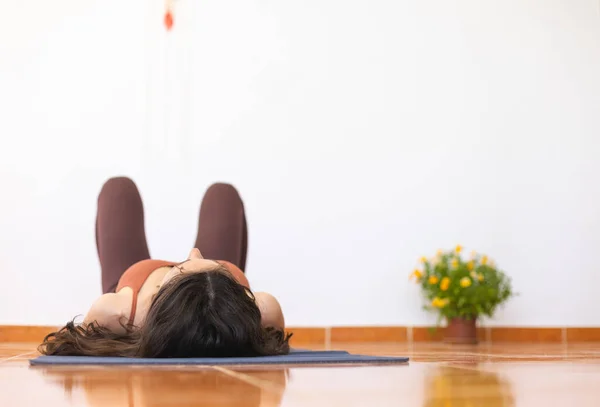 Girl Lies Mat Rests Doing Yoga Workout Home —  Fotos de Stock