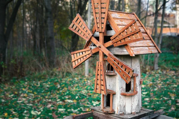 Модель Средневековой Деревянной Ветряной Мельницы Детской Площадке Парке — стоковое фото