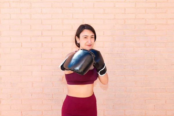 Young Caucasian Woman Wearing Black Boxing Gloves Punching Front Girl — Stock Photo, Image