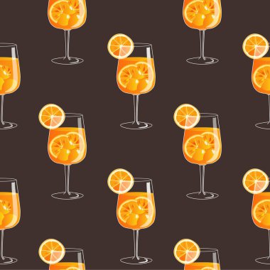 Turunçgil dilimli dikişsiz süslemeli Aperol Spritz alkol kokteyli.