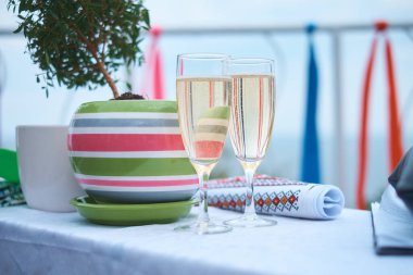 Deri siyah kanepe. Metin için yer