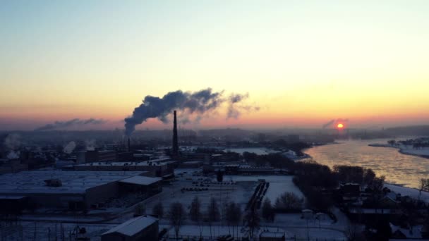 Een Panoramische Vlucht Vanuit Lucht Rond Het Stadsgezicht Winter Kooldioxide — Stockvideo