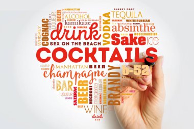 Farklı kokteyller ve malzemelerle dolu aşk kalbi, keçeli kelime bulut kolajı, tasarım konsepti arka plan