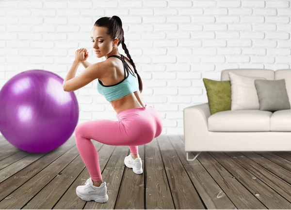 Sterke Workout Concept Fit Jonge Vrouw Doet Oefeningen Thuis — Stockfoto