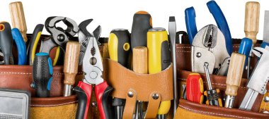 Doldurulmuş Alet Kemeri - Beyaz üzerine izole edilmiş 