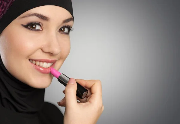 Arab Saudi Emirates Woman Promoter Presenting Looking Side — Stock Photo, Image