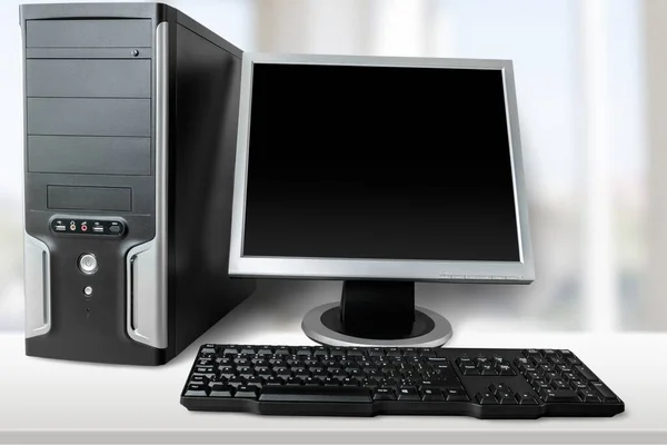 Computer Mit Desktop Und Tastatur — Stockfoto