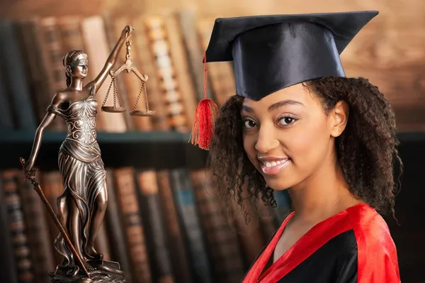 Estudante Pós Graduação Feliz Usando Chapéu Graduação — Fotografia de Stock