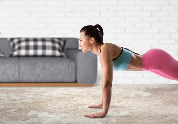 Fitness Menina Fazendo Exercícios Prancha Músculos Treinamento Casa — Fotografia de Stock